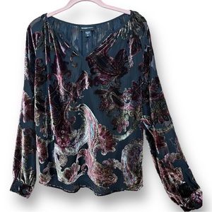 Fifteen Twenty Sheer V-Neck Pullover Top Contrasting Paisley Velvet Burnout